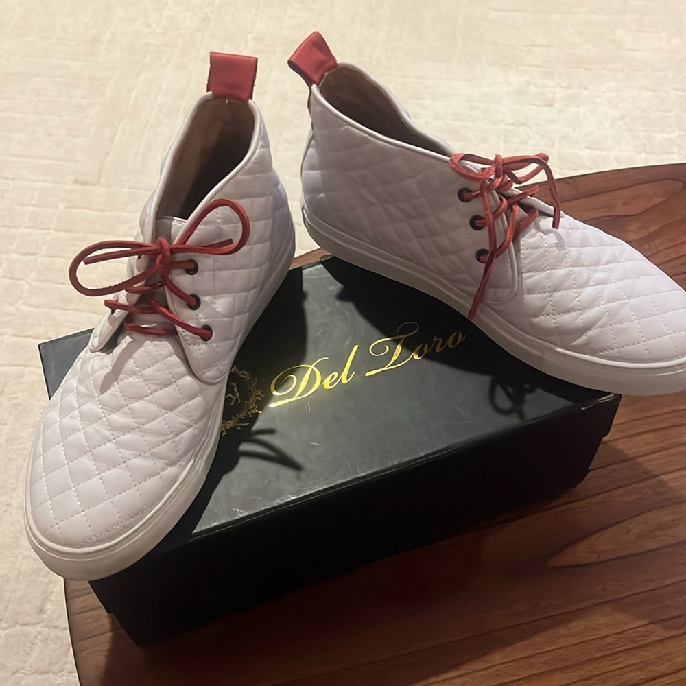 Men’s Del Toro White Quilted Chukka 🐂 ❤️ 🥃